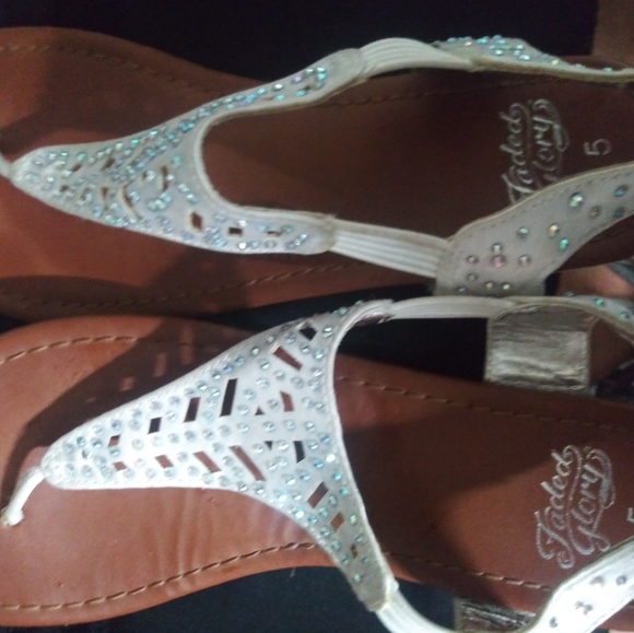 White pearl sandles - Picture 3 of 4